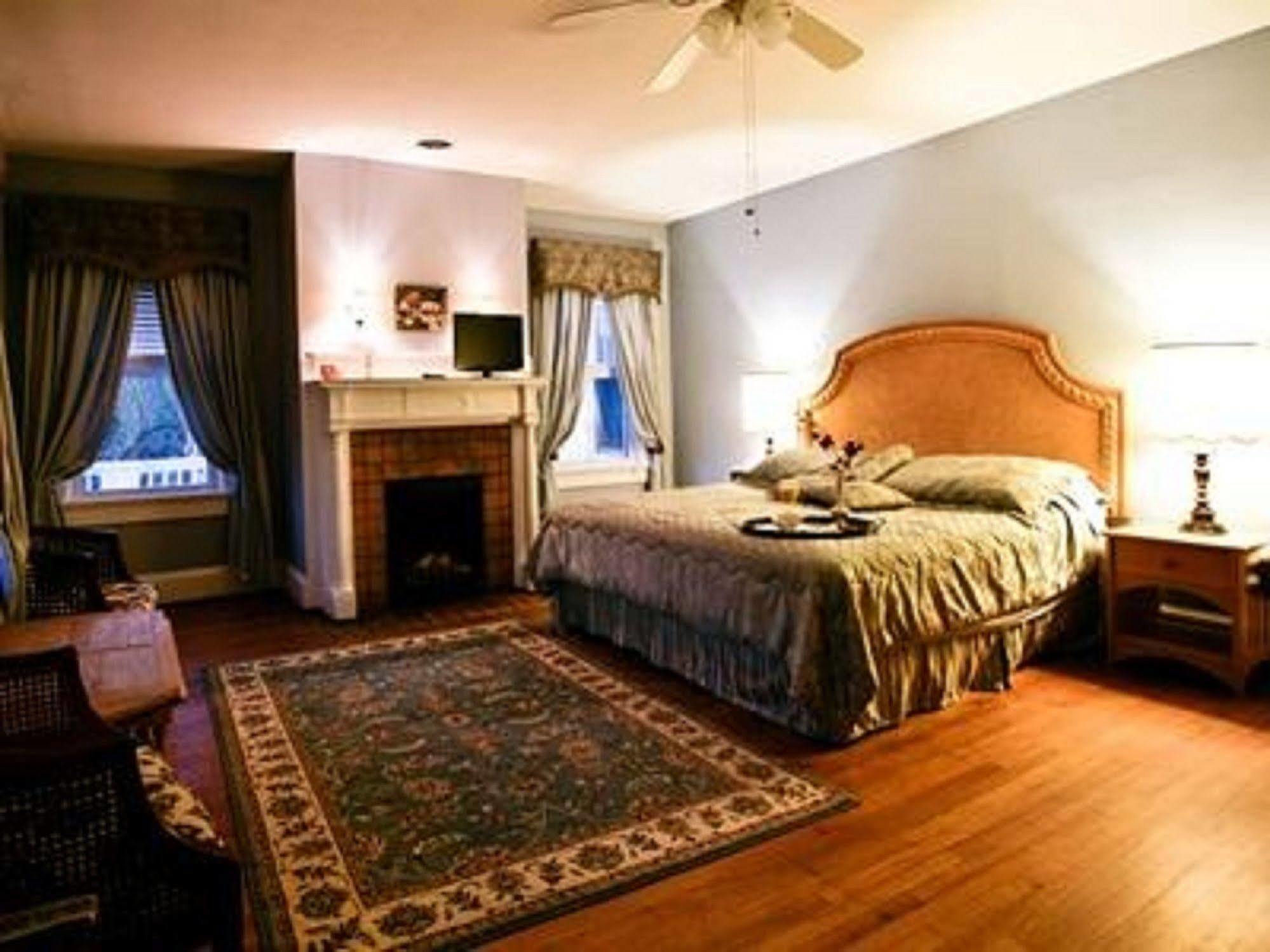 Simply Divine Hotel Дън Екстериор снимка